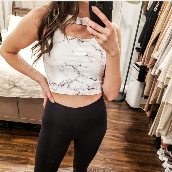 Buff bunny marble cropped tank - Picture 9 of 10